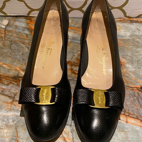 Salvatore Ferragamo Classic Vara Bow Lizard Embossed Calf Leather - Picture 10 of 13